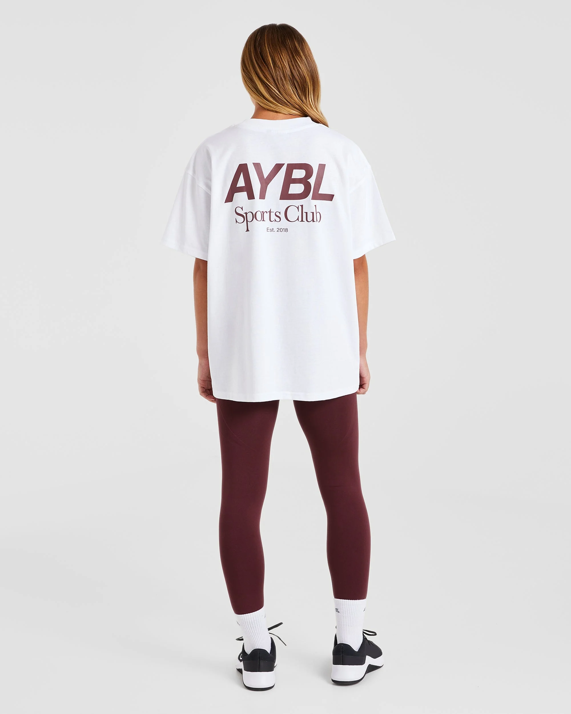 AYBL Sports Club Oversized T Shirt - Wit/Bourgondië - Image 3