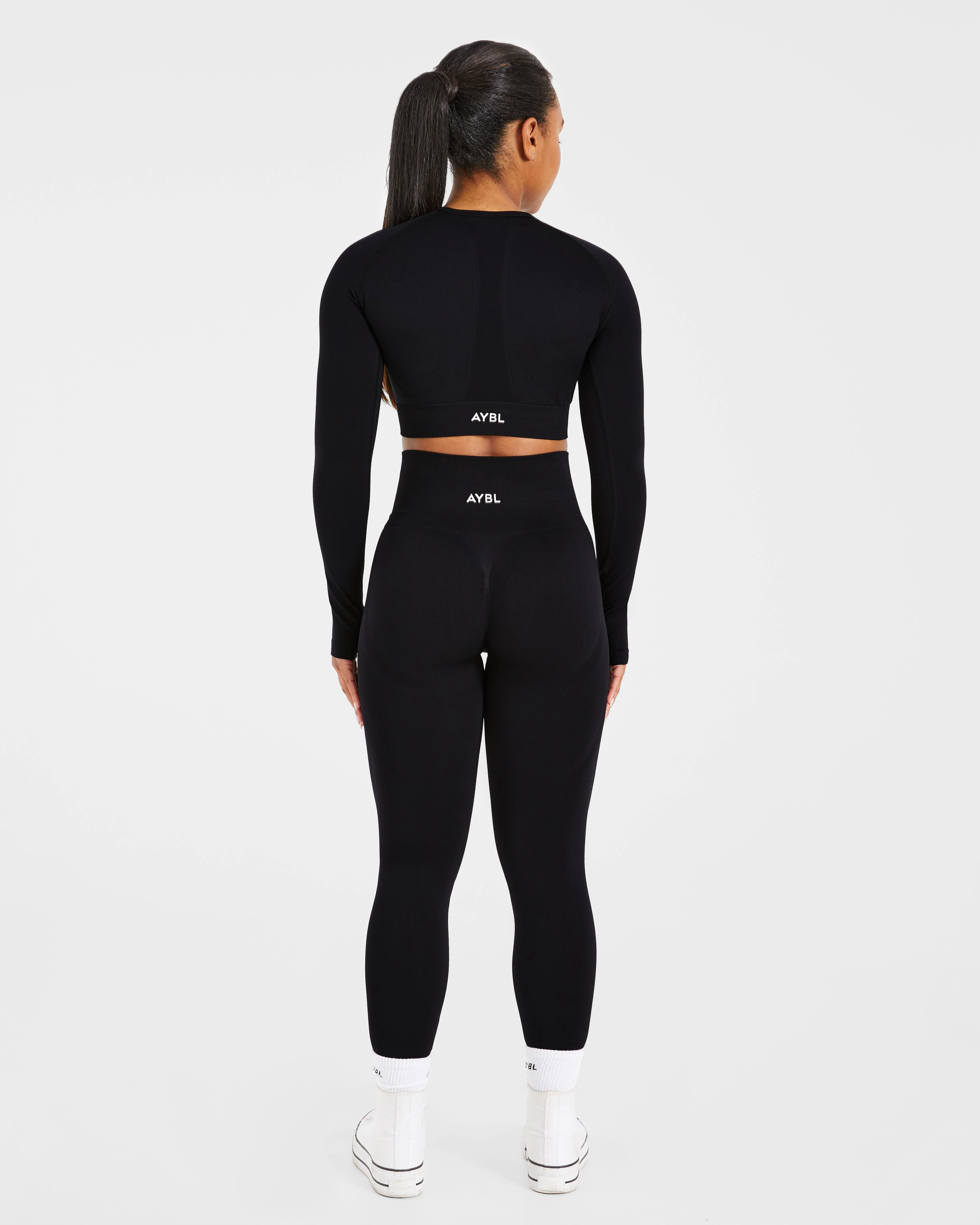 Empower Seamless Long Sleeve Crop Top - Zwart - Image 4