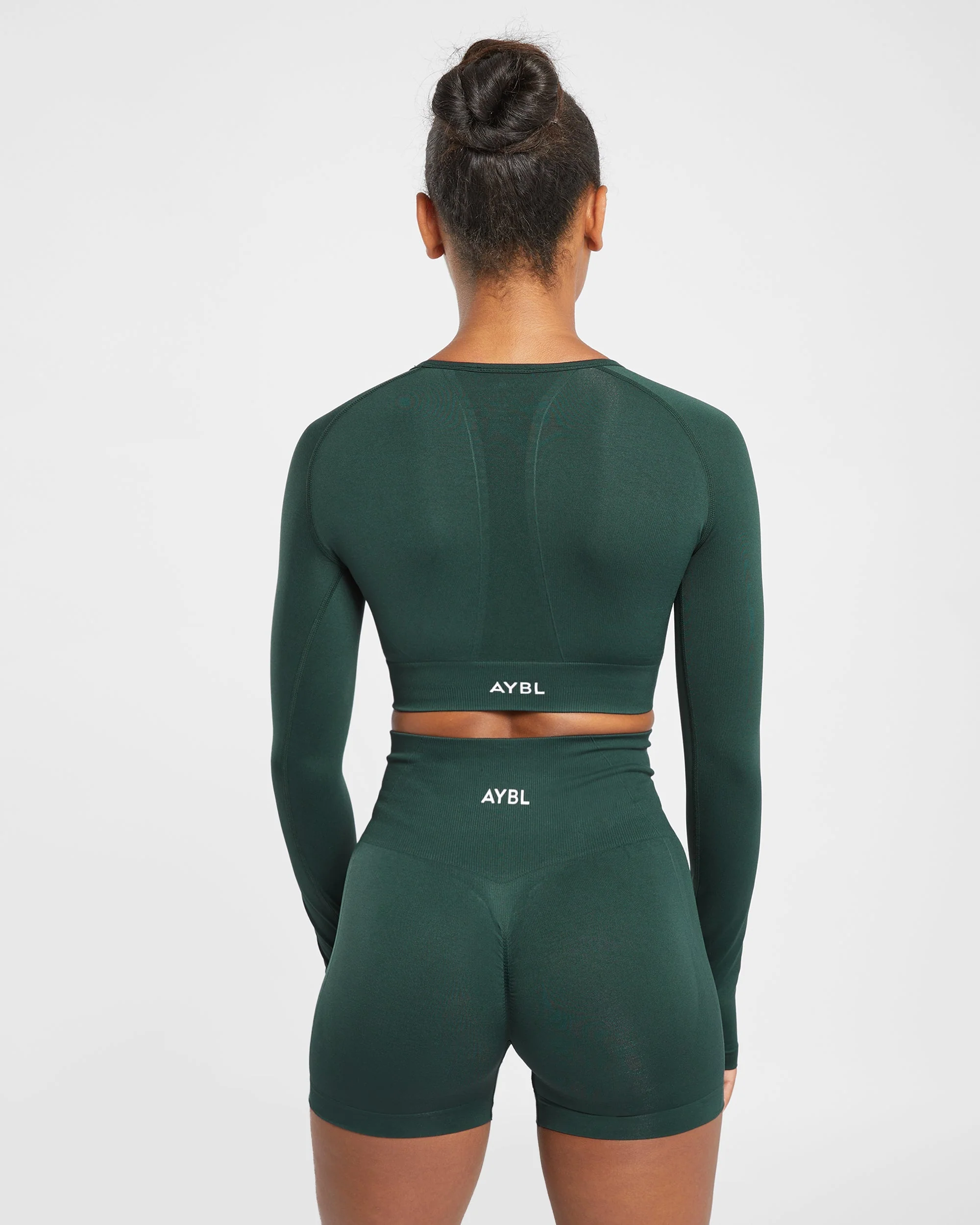 Empower Seamless Long Sleeve Crop Top - Dark Groen - Image 10