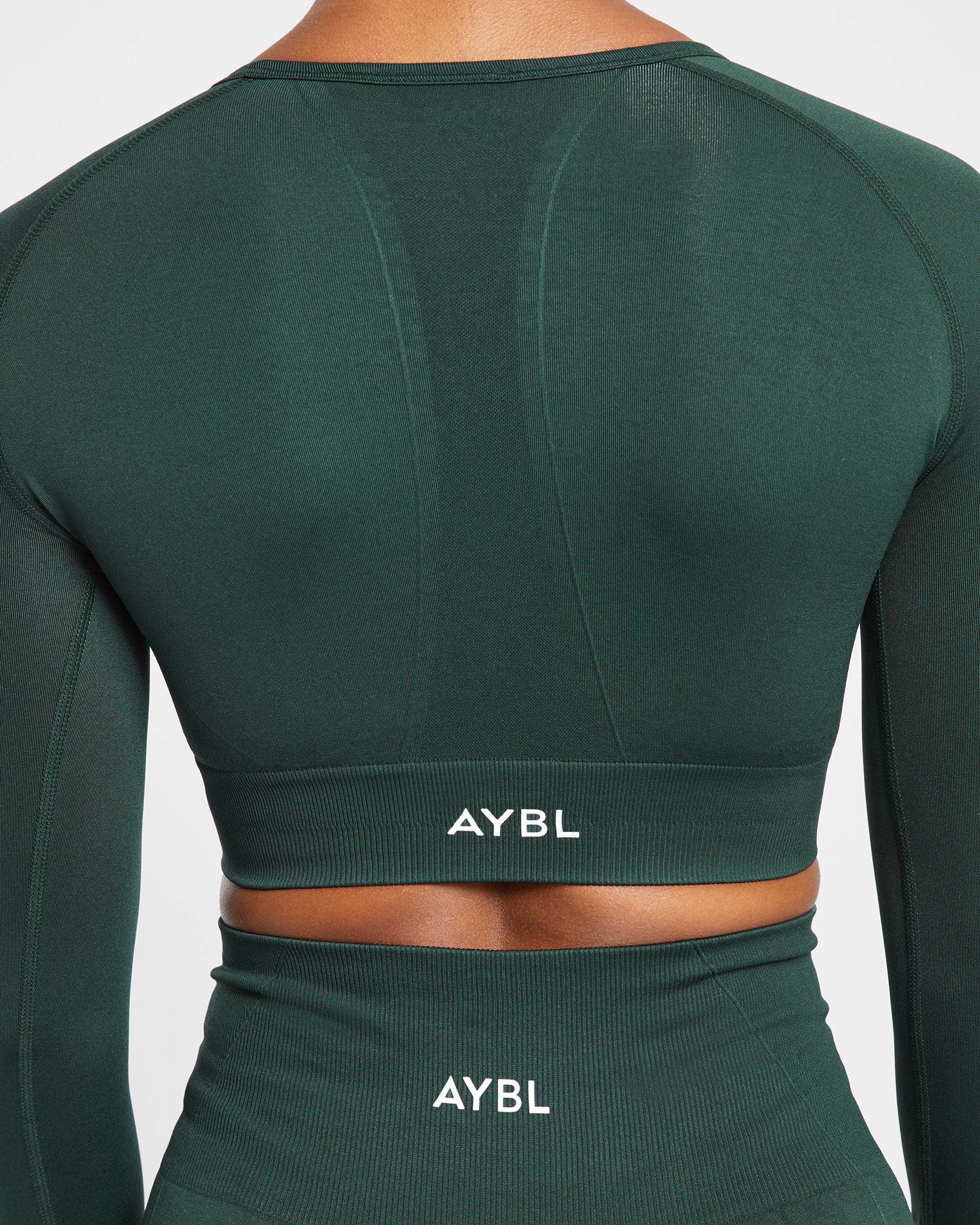 Empower Seamless Long Sleeve Crop Top - Dark Groen - Image 14