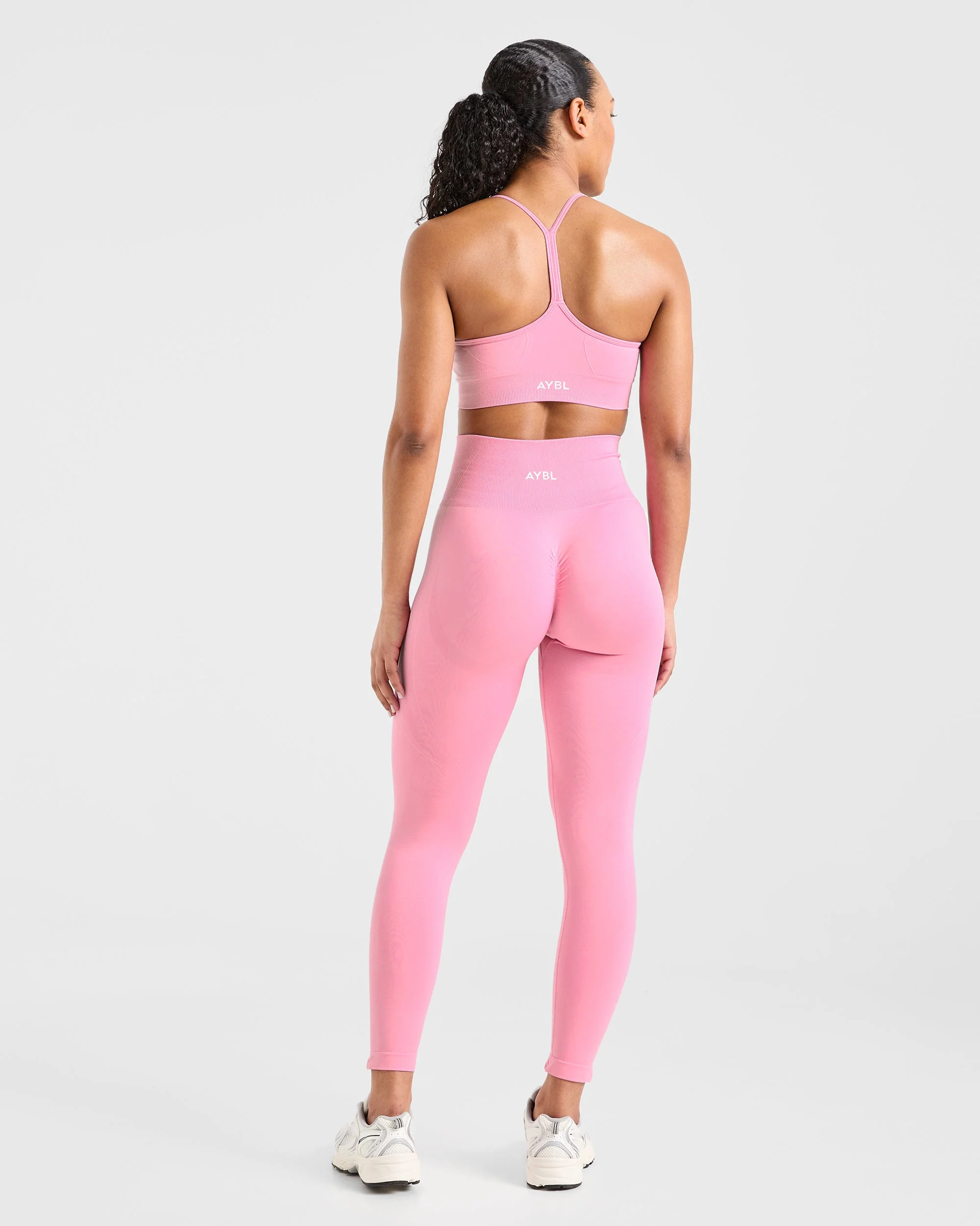 Empower Seamless Sports Bra - Baby Roze - Image 4