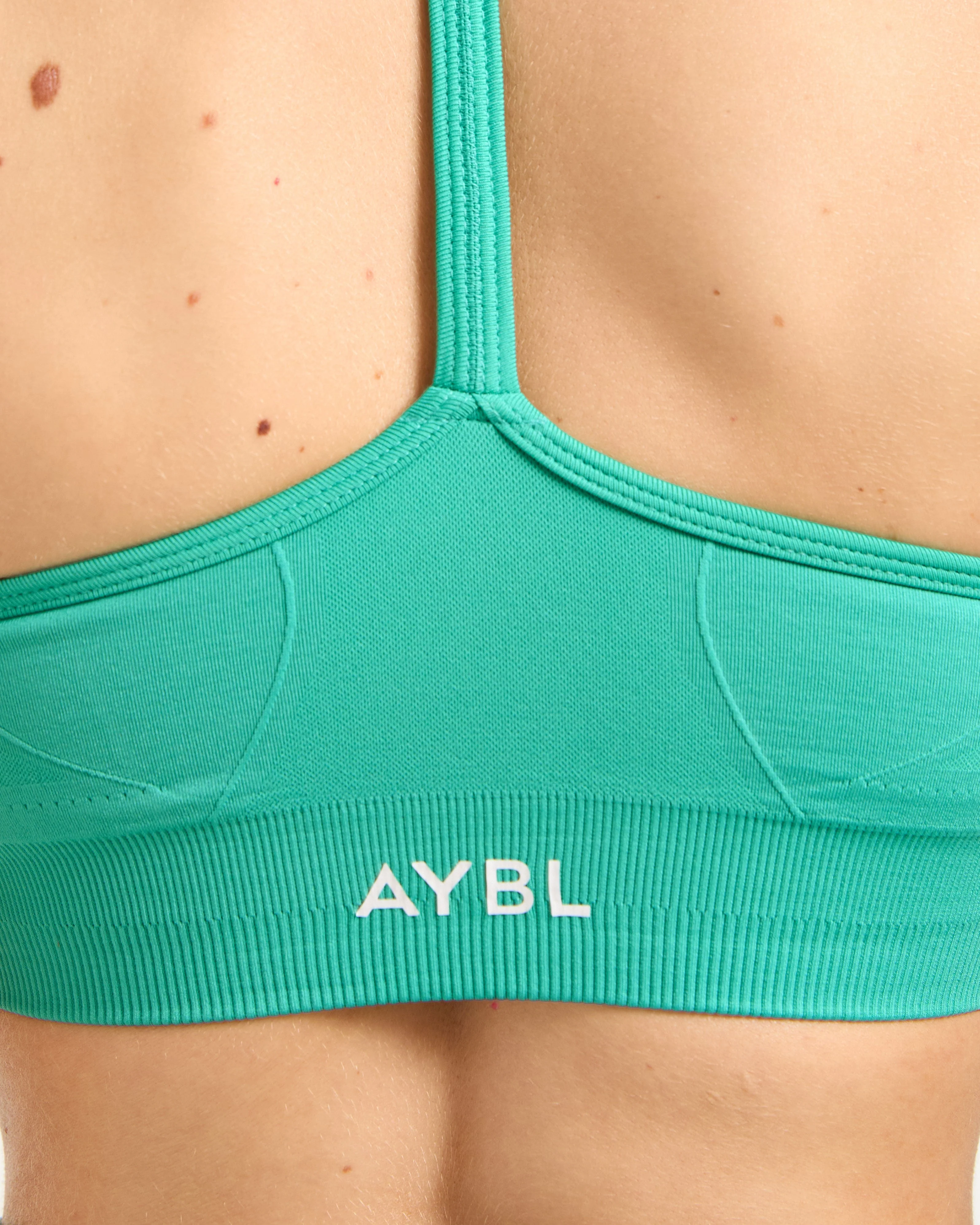 Empower Seamless Sports Bra - Jade Groen - Image 5