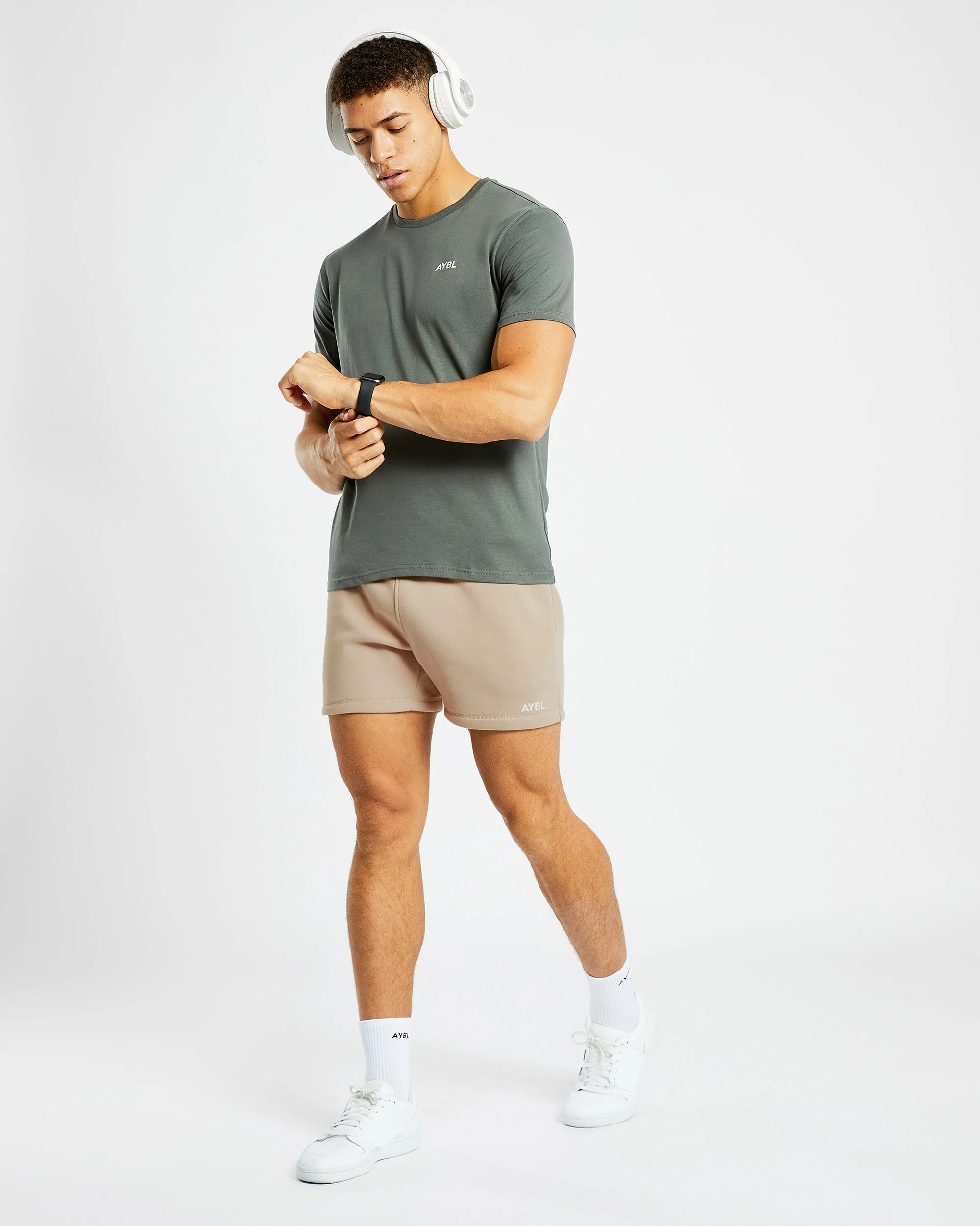 Essential T Shirt - Muted Groen - Image 7