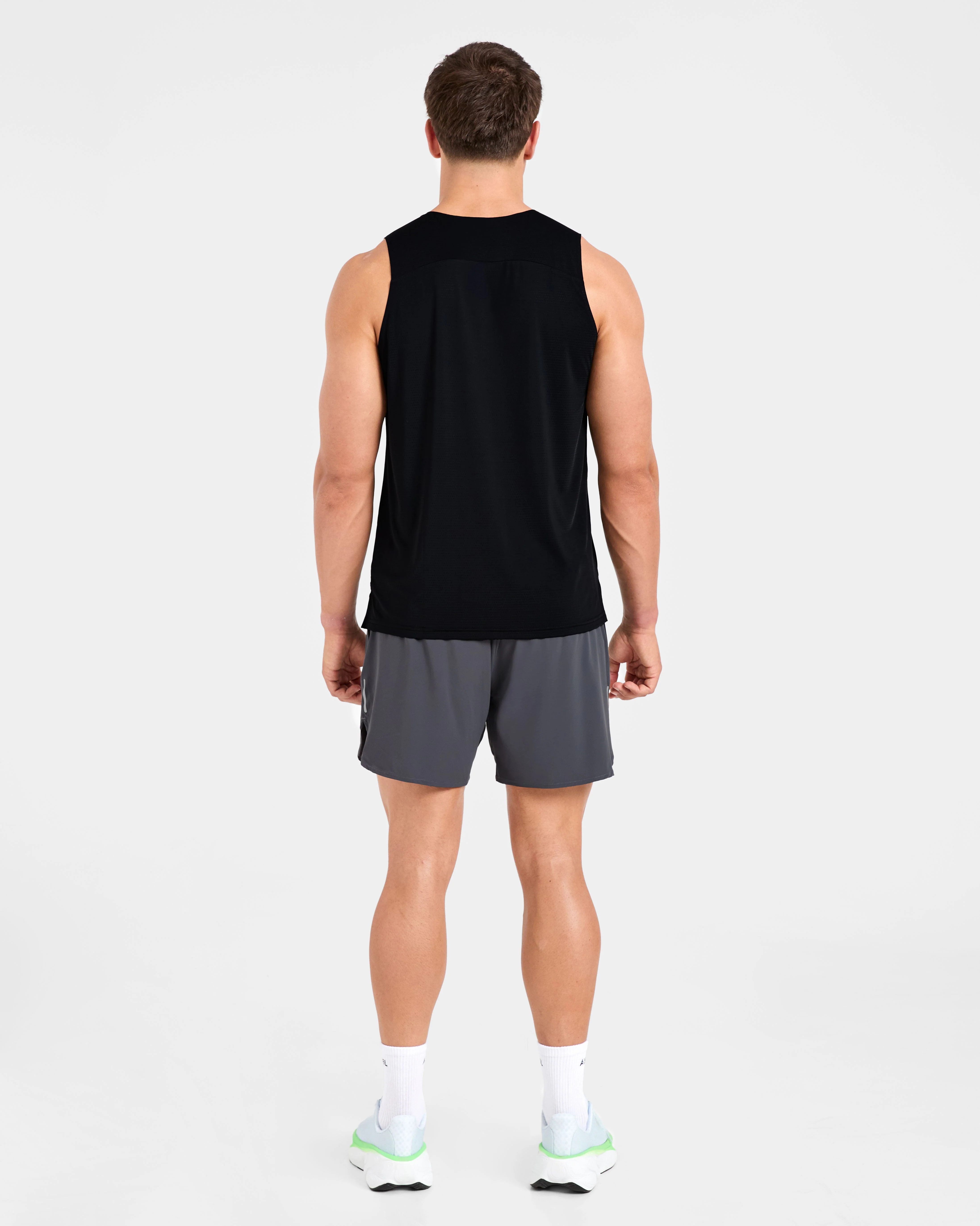 Run Loose Tank - Zwart - Image 4