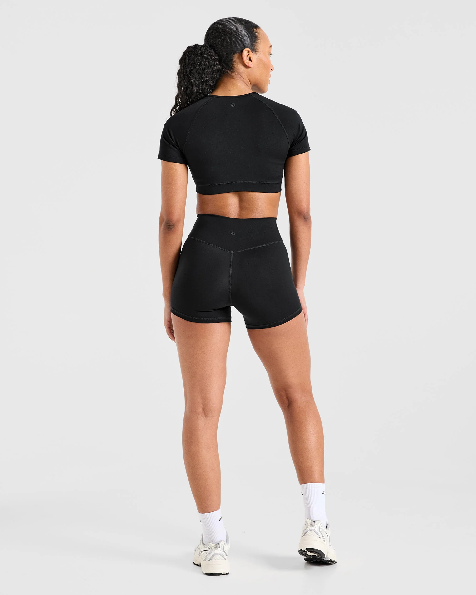 Staple Crop Top - Zwart - Image 4