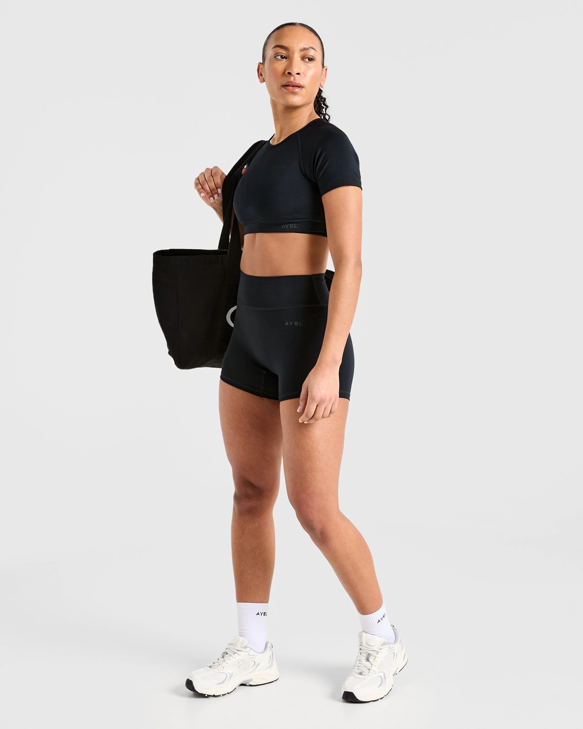 Staple Crop Top - Zwart - Image 8