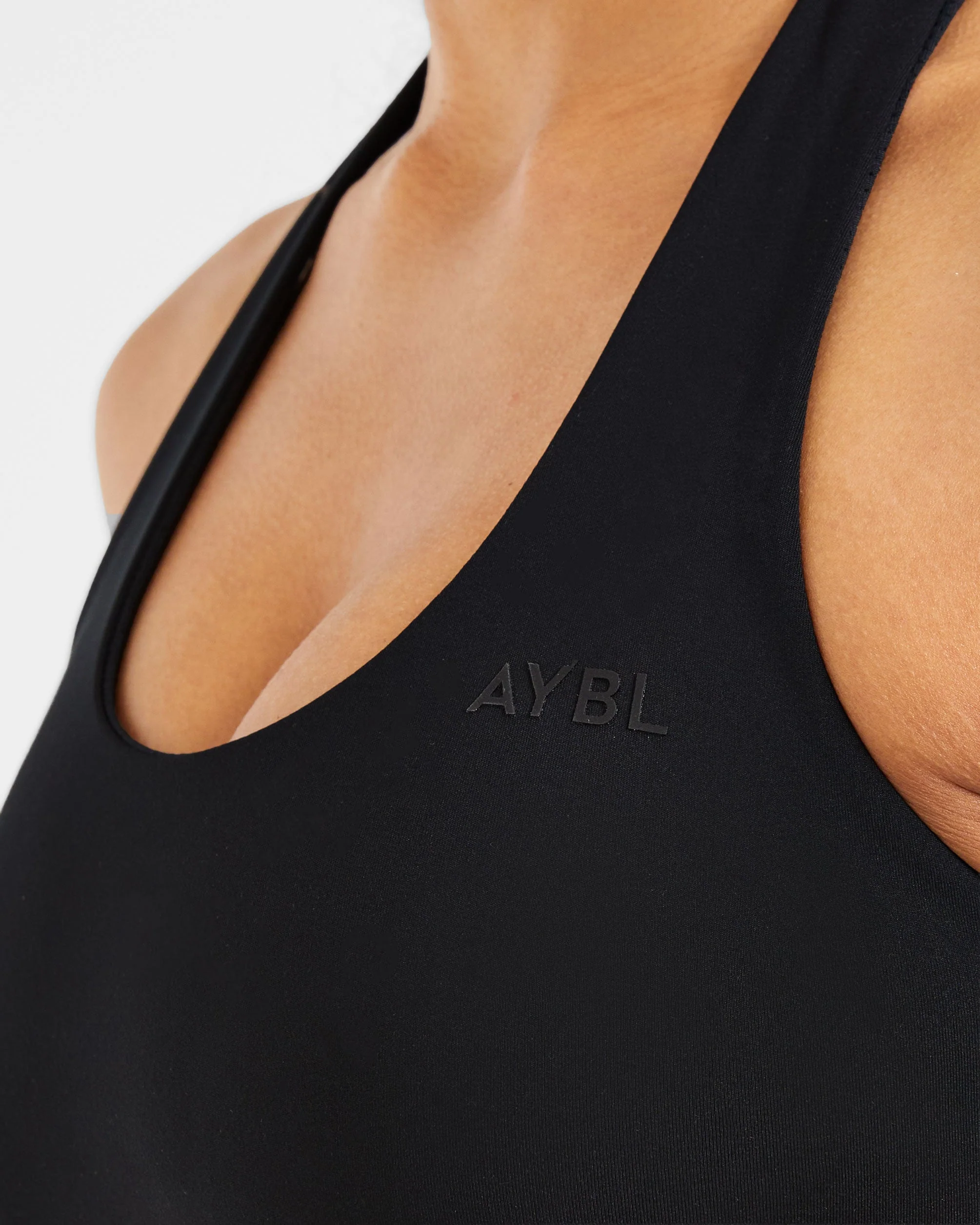 Staple Halterneck Crop Top - Zwart - Image 5