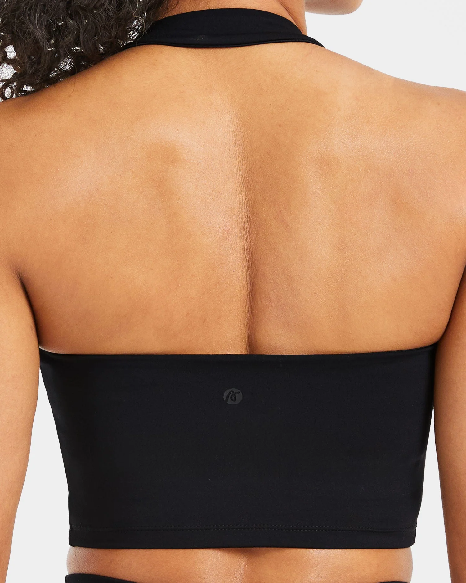 Staple Halterneck Crop Top - Zwart - Image 6