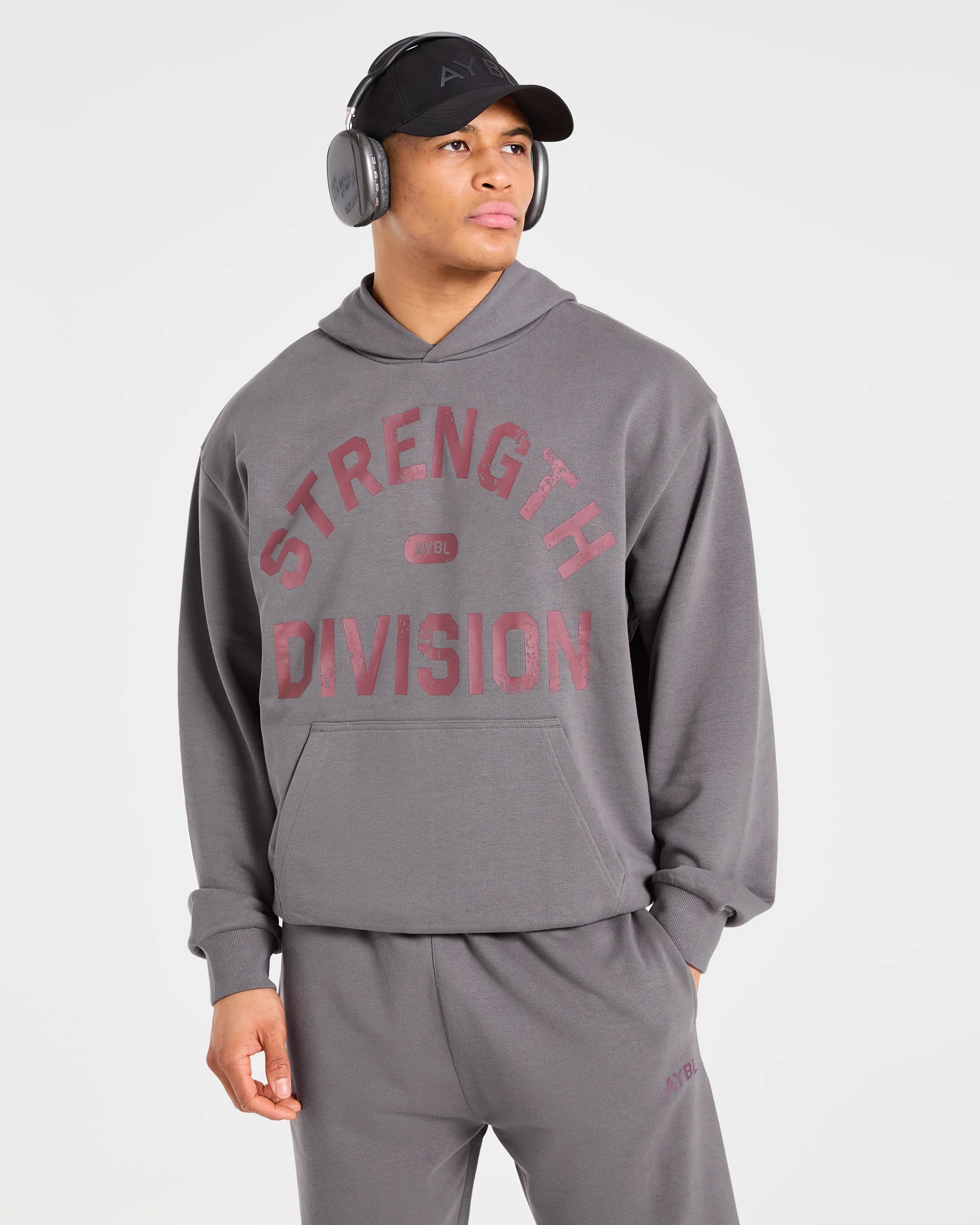 Strength Division Oversized Hoodie - Charcoal/Rood - Image 7