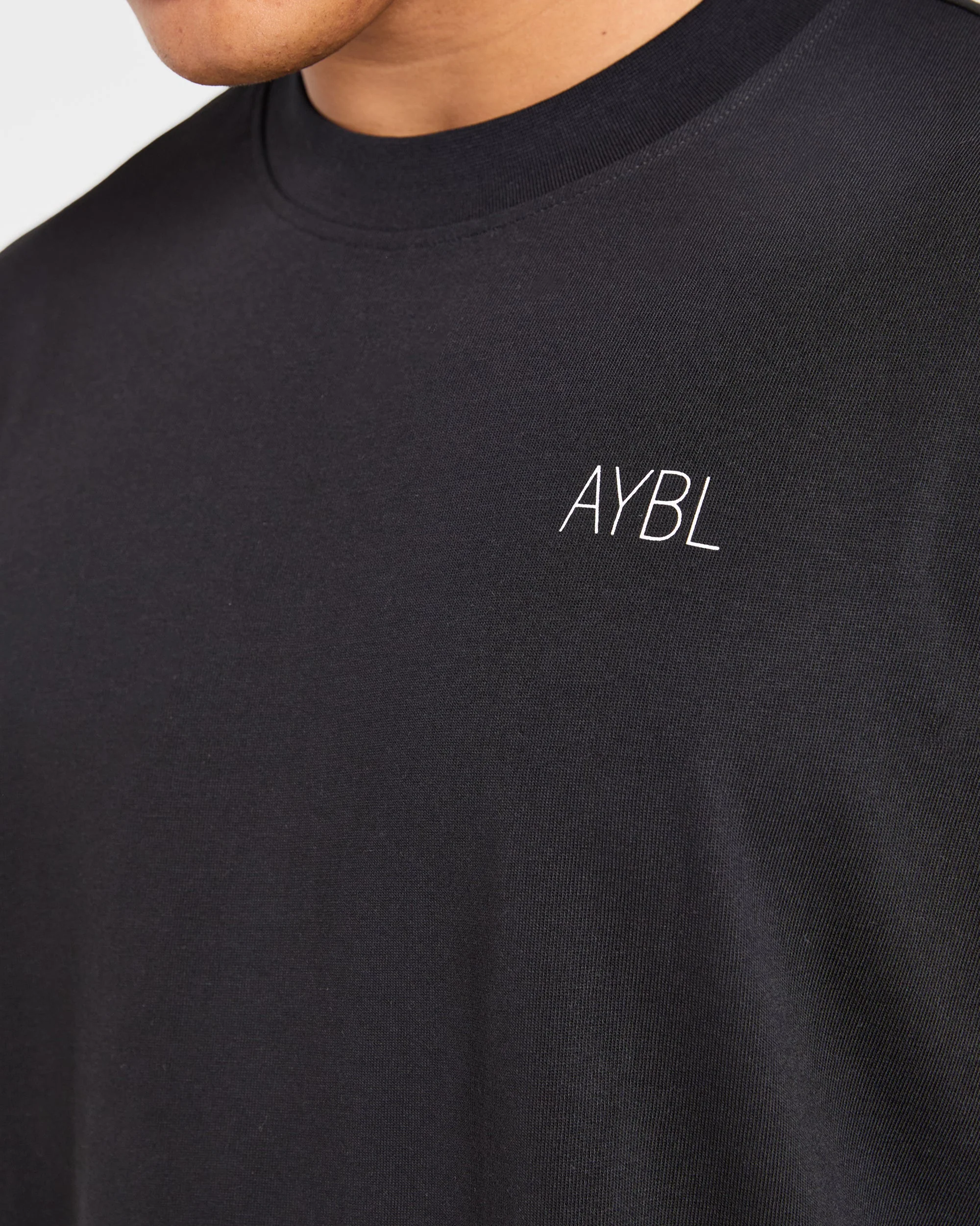 Training Dept. Illustration Oversized T Shirt - Zwart - Image 6