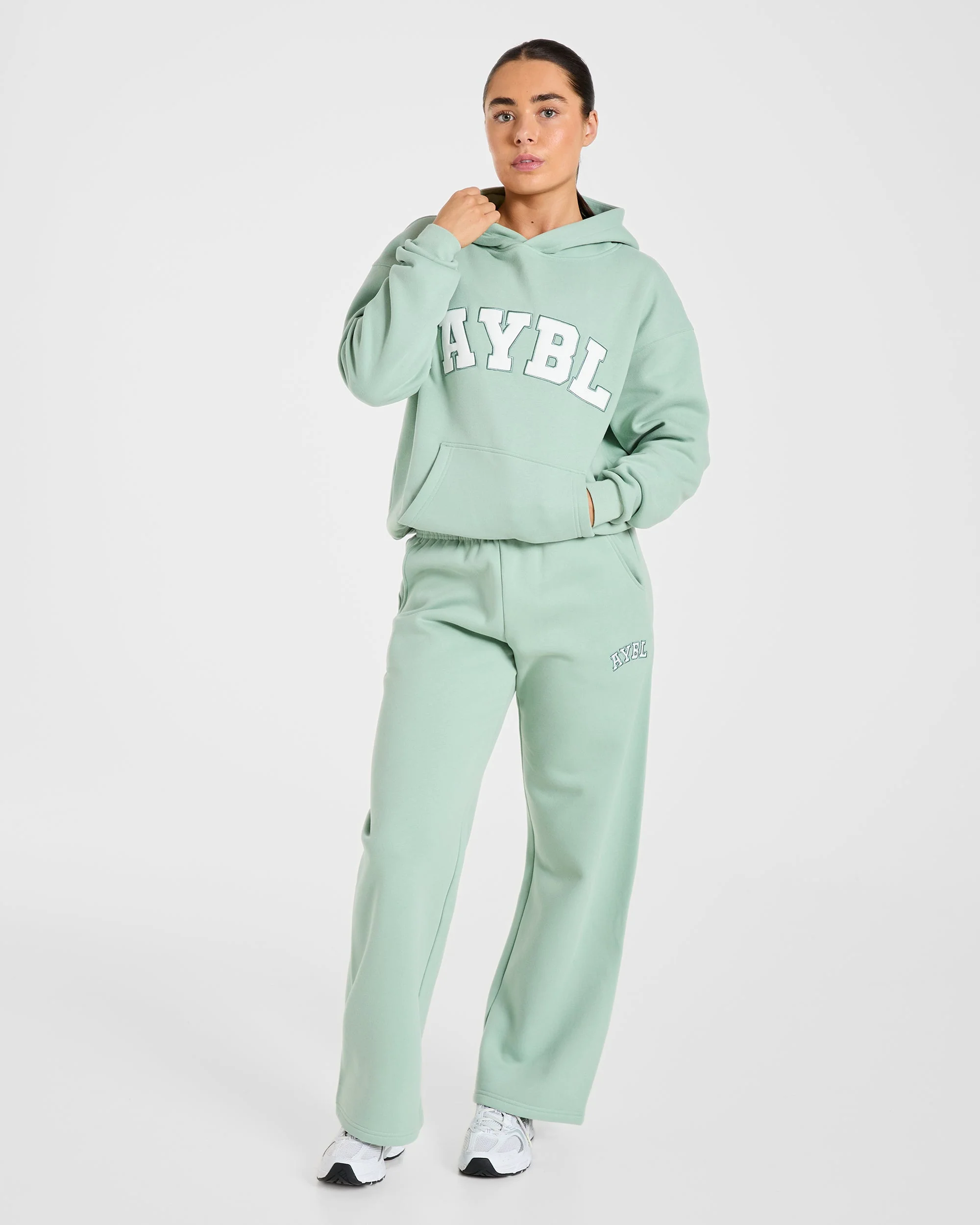 Varsity 2.0 Oversized Straight Leg Joggers - Sage Groen - Image 8